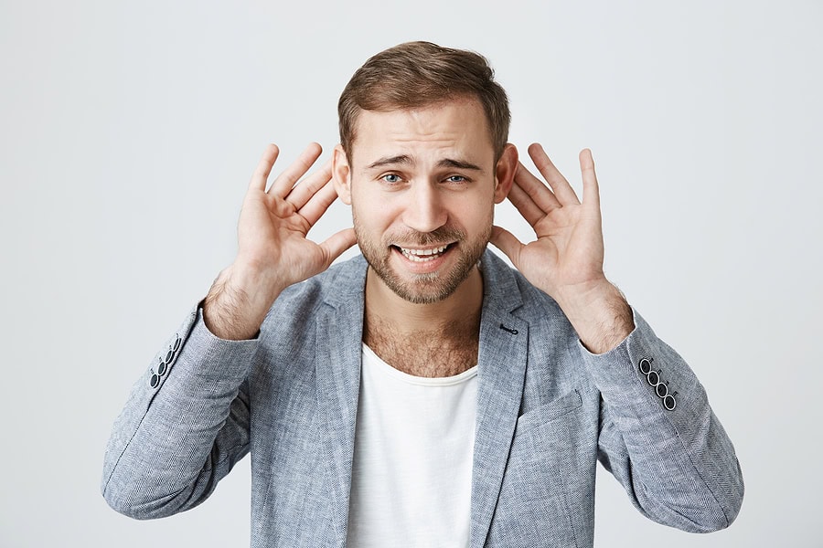 How to Recognize the First Signs of Hearing Loss